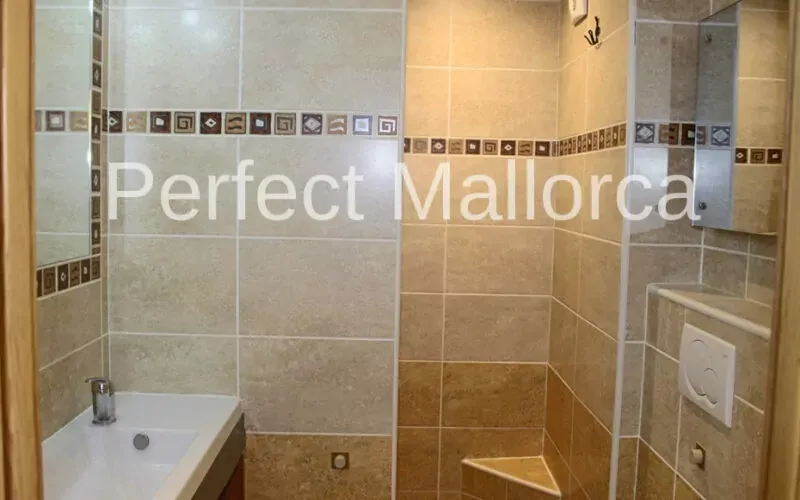 Apartment with terrace, first line to the sea – in Cales de Mallorca – PM07368 — photo 12