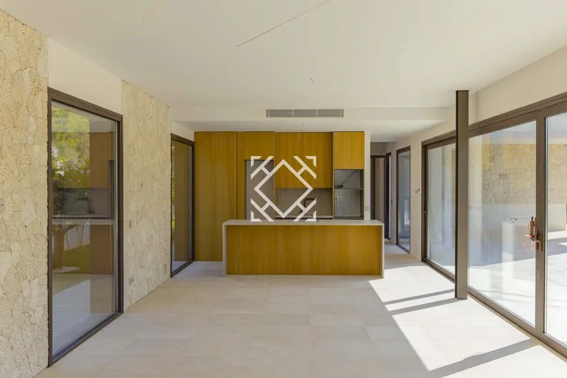 Exclusive modern villa for sale in Crestatx, with stunning views of the Tramuntana mountains and close proximity to Pollensa. — photo 4