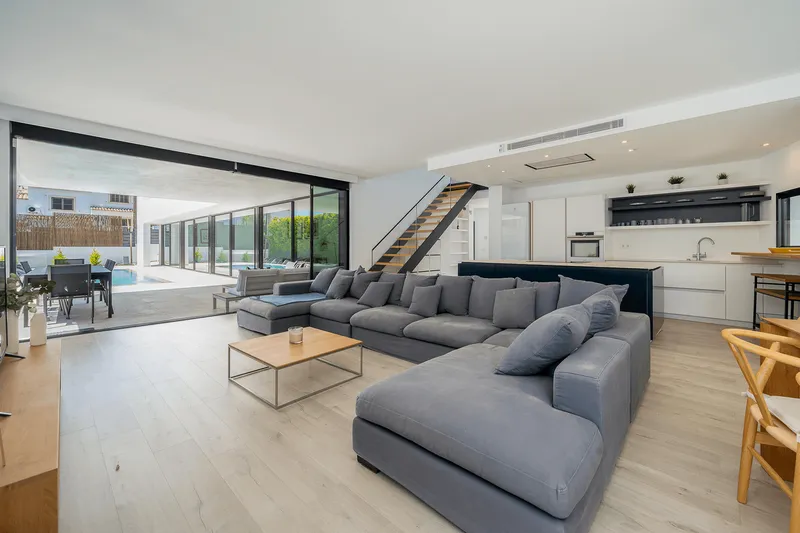 Long-term rental of contemporary villa in Palma with garden and pool — photo 6