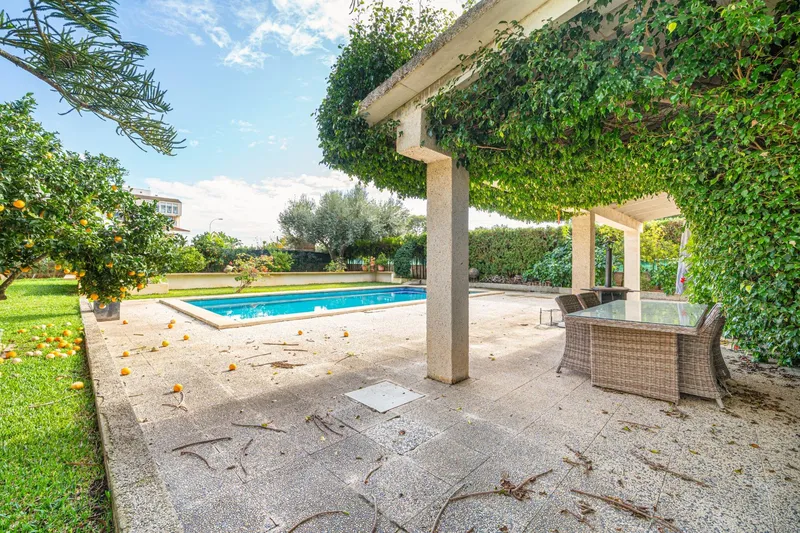 Detached chalet with pool in Las Palmeras urbanization — photo 11