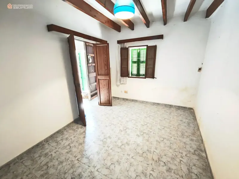 Charming house to renovate in Sineu – 256 m2 with patio and garden — photo 9