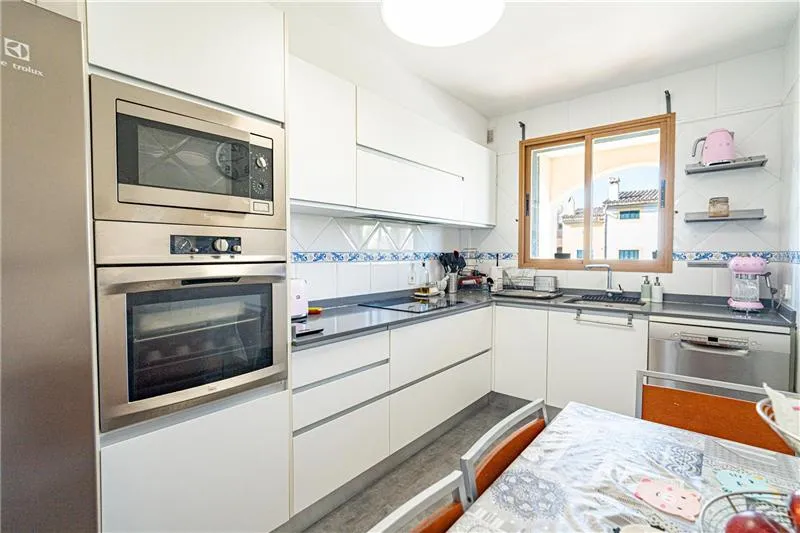 Duplex with terrace located in a well-maintained residential complex with communal swimming pools. — photo 7