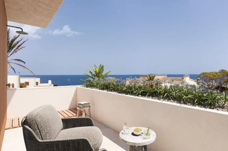 230m² villa with 5 rooms, pool and sea views for sale — photo 11