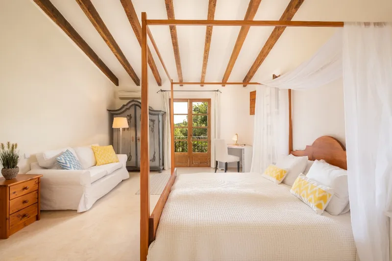 Opportunity! Exclusive finca with a holiday rental license (ETV) located in one of the best and most coveted areas on the outskirts of Pollensa. — photo 4