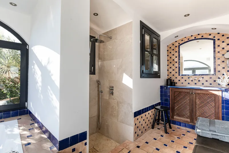 Impressive villa with lots of potential, pool and fantastic sea and harbor views in Port d'Andratx — photo 7