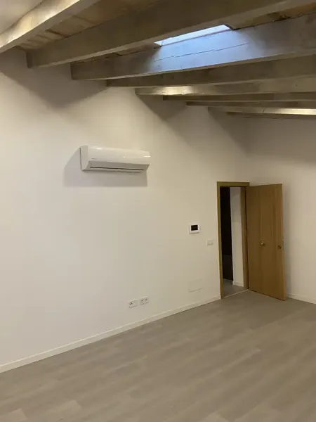 2 piso , totalmente reformado, luminoso, con Parket, con baño completo y cocina totalmente amueblado con todos los electrodomésticos, lavado — photo 2
