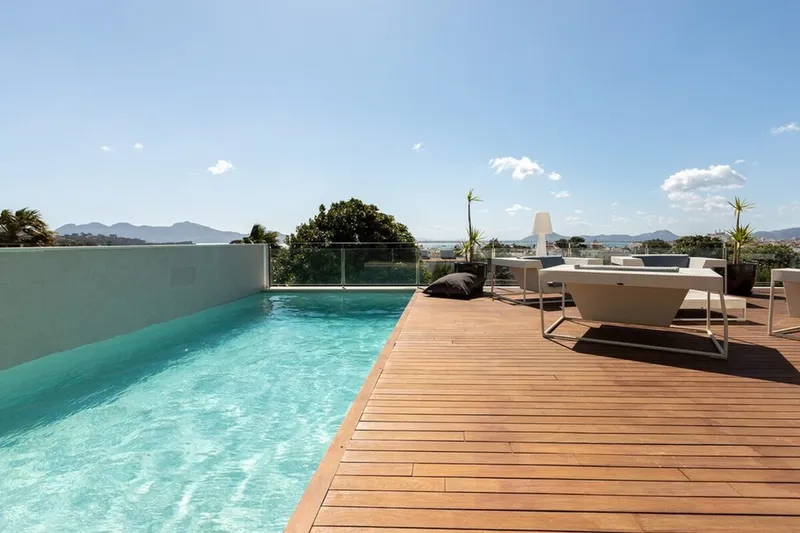 Modern coastal villa with panoramic bay views in Puerto Pollensa — photo 8