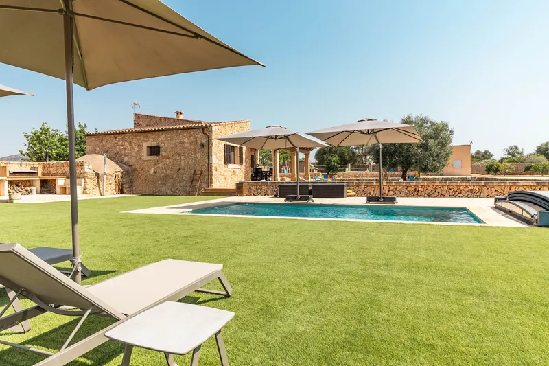 Natural stone finca for rent with 2 bedrooms and pool near Santanyi — photo 4