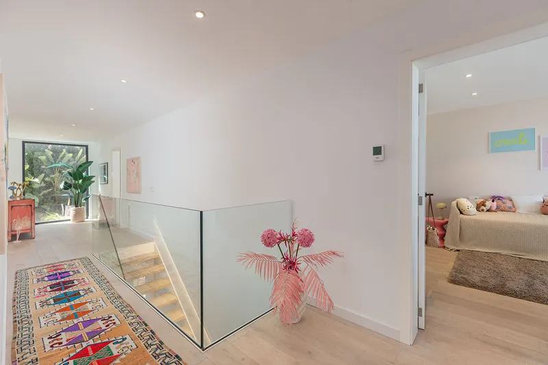 Elegant villa with top amenities and plenty of privacy — photo 12