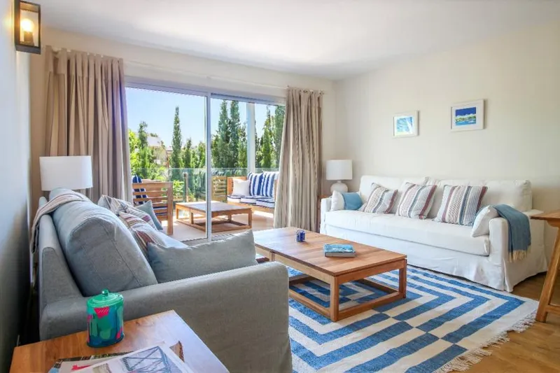 SOLD.- Sole agent listing: Chic apartment a few steps from the sandy beach of Puerto Pollensa, with lift and shared swimming pool — photo 12