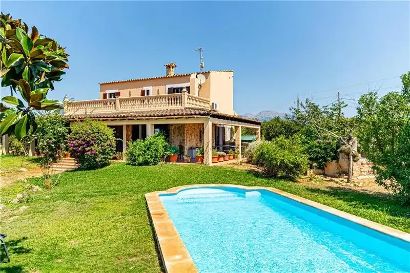 Rustic finca on plot of approx. 14,167 m², approx. 278 m² built, large living room with fireplace, dining room, furnished and equipped kitchen with office — photo 1