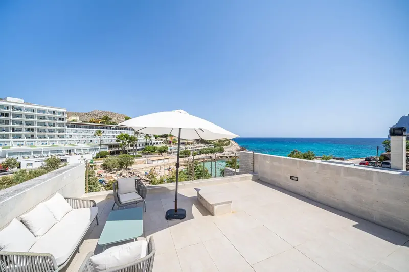 First floor facing the sea with 76m2 rooftop terrace in Cala San Vicente and possibility to acquire underground parking space. — photo 2