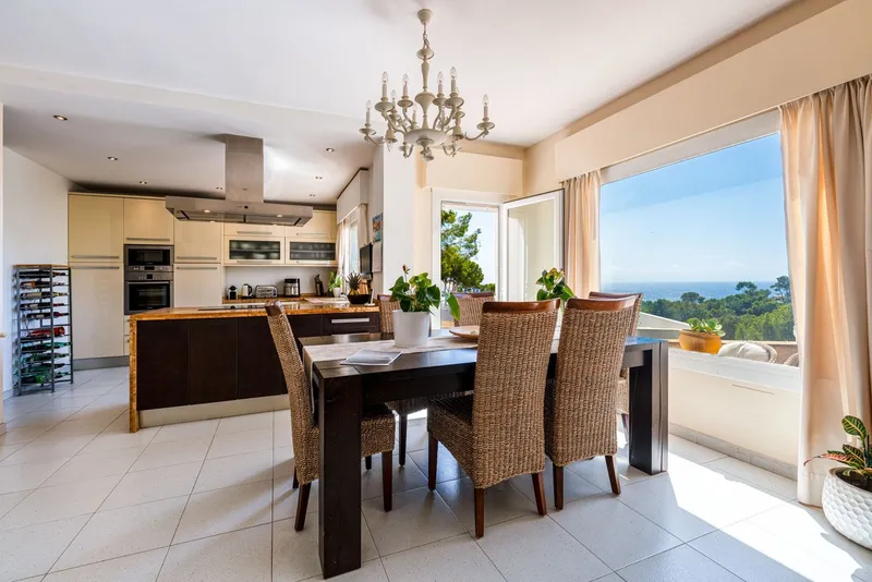 Exclusive Investment: Family Villa with Sea Views in Costa d'en Blanes — photo 6