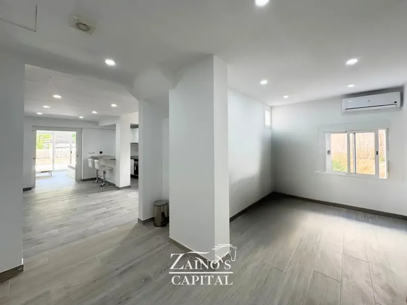 Large 6-bedroom townhouse with panoramic terraces a step from the beach in Peguera — photo 10