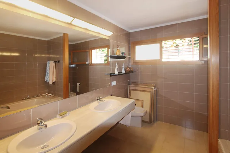 4-bedroom villa with pool and garden for rent — photo 10