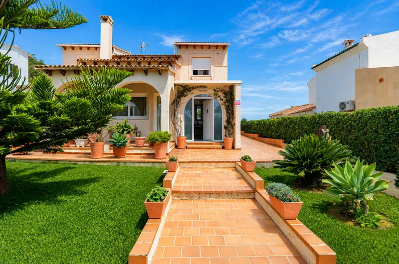 Villa on the first line of the sea in Port Adriano — photo 5