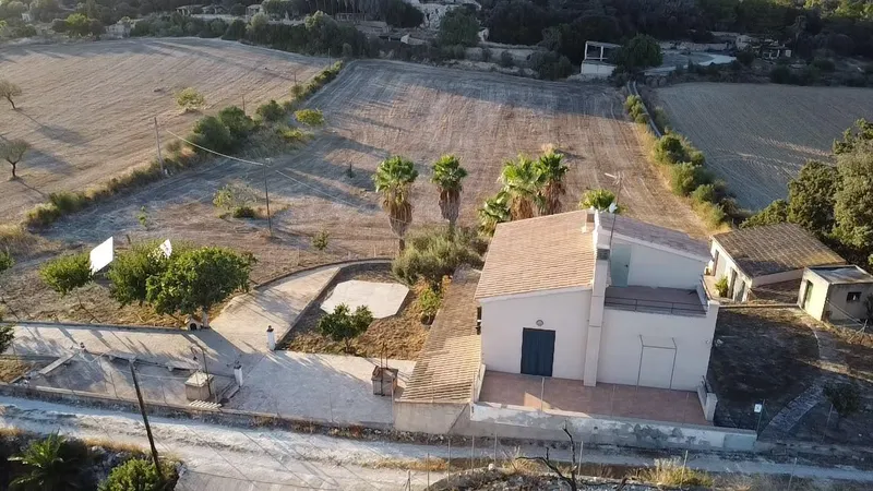 ALQUILER EXCELENTE FINCA AFUERAS DE SINEU — photo 2