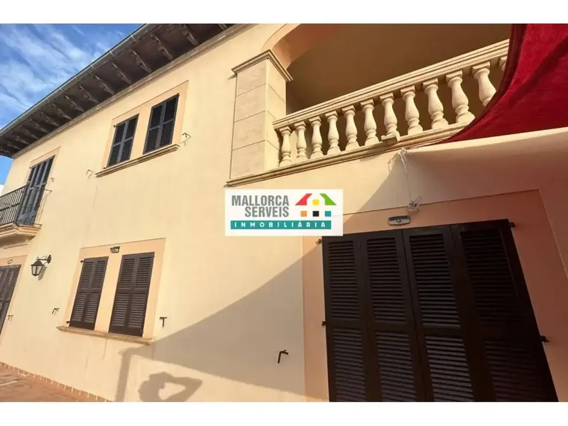 Large corner building in Cala Ratjada, well located between the port and Cala Gat — photo 2