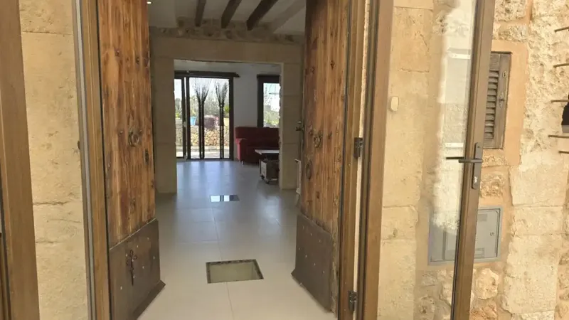 Located in the picturesque and quiet village of Caimari, just 4 km from Inca and at the foot of the Serra de Tramuntana, this property is a — photo 3