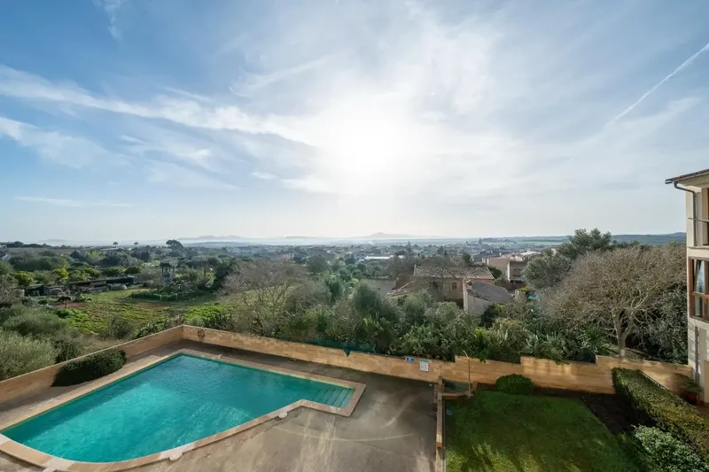 Discover this impressive duplex located in the quiet town of Vilafranca de Bonany. Built in 2008, this property is — photo 10