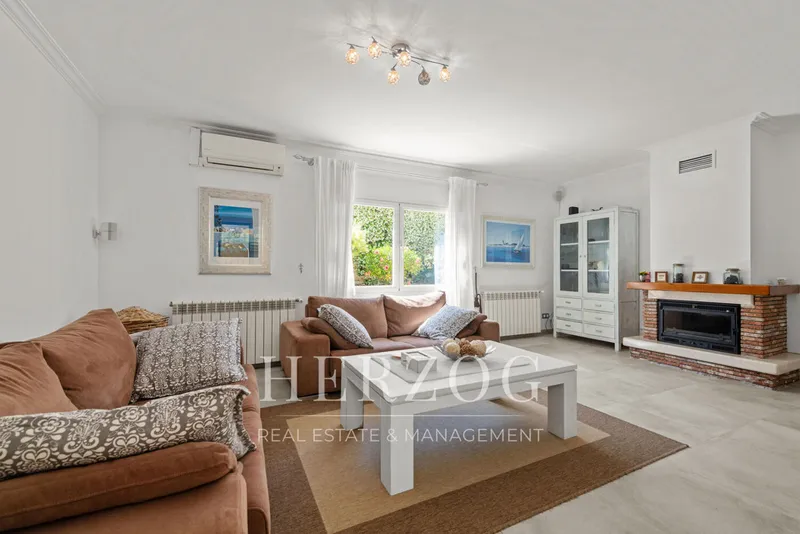 Modern renovated family villa with pool in a quiet location in Paguera — photo 7