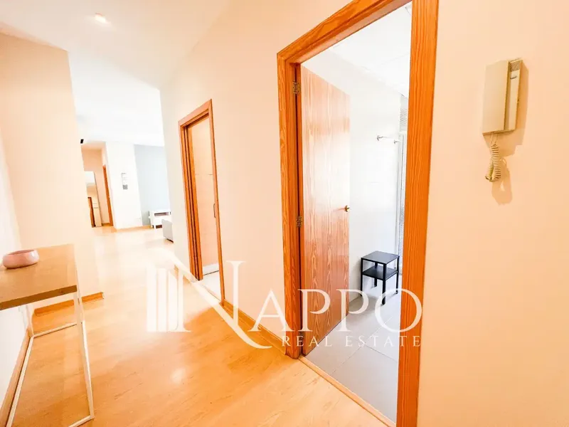 Nappo Real Estate tiene el placer de presentar este encantador piso en alquiler situado en la emblemática Plaza Major de Palma de Mallorca, — photo 2