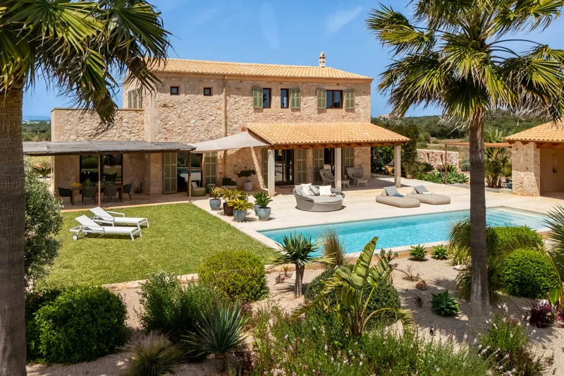 Stone finca with distant views near Ses Salines and Santanyí — photo 2