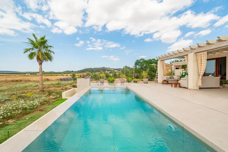 This newly built, high-specification finca in Sant Joan offers an exquisite fusion of contemporary comfort and authentic charm — photo 3