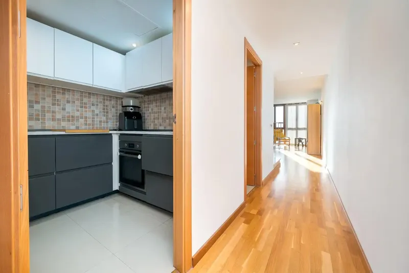 Discover this impressive duplex located in the quiet town of Vilafranca de Bonany. Built in 2008, this property is — photo 5