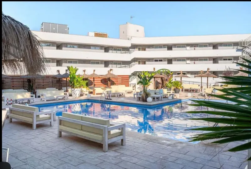 Hotel in Magaluf, Province of Balearic Islands — photo 1