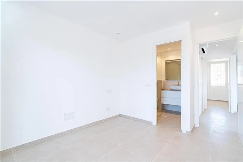 Apartment with terrace and sea views in Puerto Adriano — photo 8
