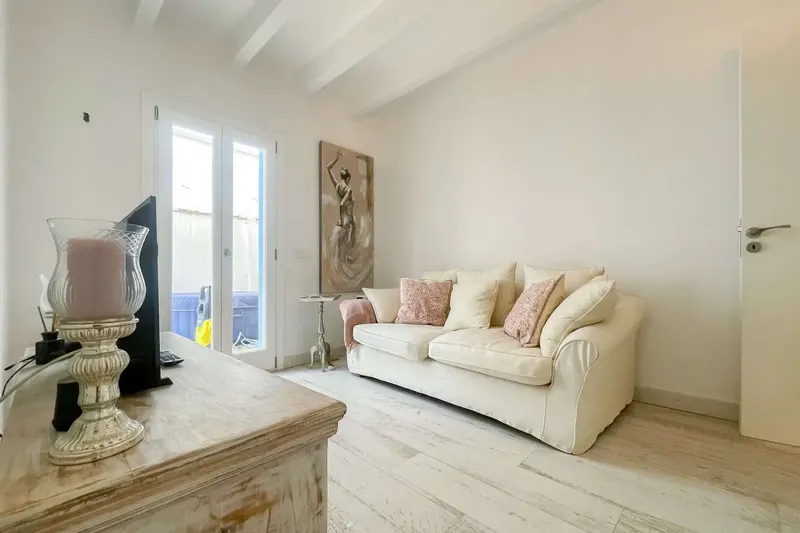This exceptional late 18th-century village house is located in one of the most coveted spots in the old town of Artà — photo 11