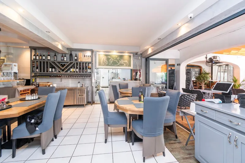 Restaurant for transfer near the beach — photo 9