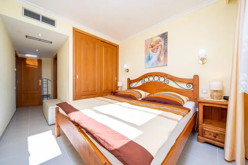 Gestpropiedad, real estate agency in Mallorca, presents this apartment located on the seafront in Cala Millor, a property that stands out for its — photo 11