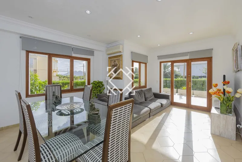 Exclusive townhouse in Llenaire with views to the bay and adjoining plot of more than 1,000 m² in Puerto de Pollensa, north of Mallorca. — photo 7