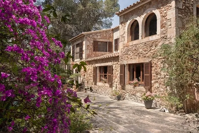 Independent country house with separate guest house and mountain views in Felanitx — photo 1