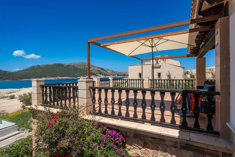 Welcome to visit the unique beachfront villa! — photo 8