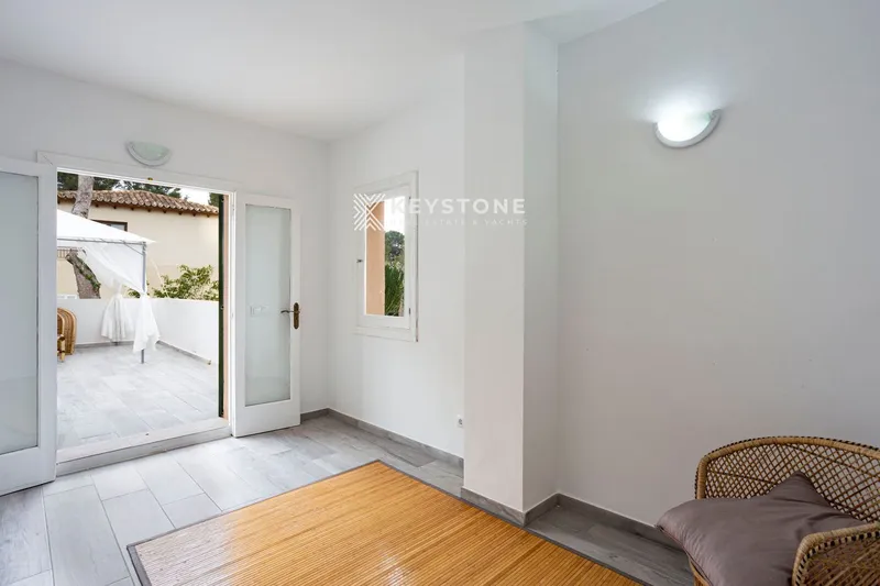 House — photo 10