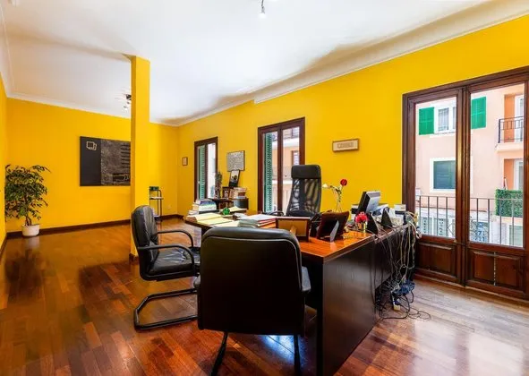Flat / apartment for sale in Calle de Berenguer de Tornamira — photo 2