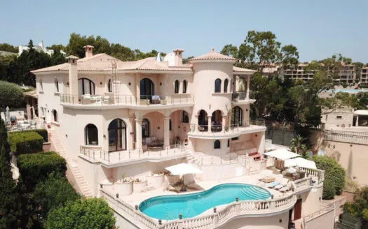 Imposing Seafront Villa with Panoramic Sea Views in Sol de Mallorca — photo 1