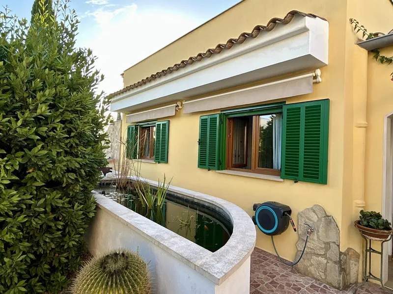 Charming townhouse with garden, conservatory, terraces and communal pool — photo 6