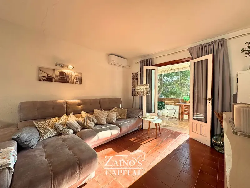 Bright flat with terrace and sea views in Badia Blava — photo 1