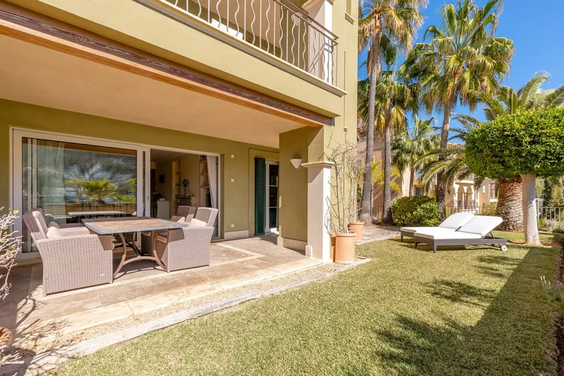 Garden apartment in luxurious residential complex in Port Andratx 1 — photo 1