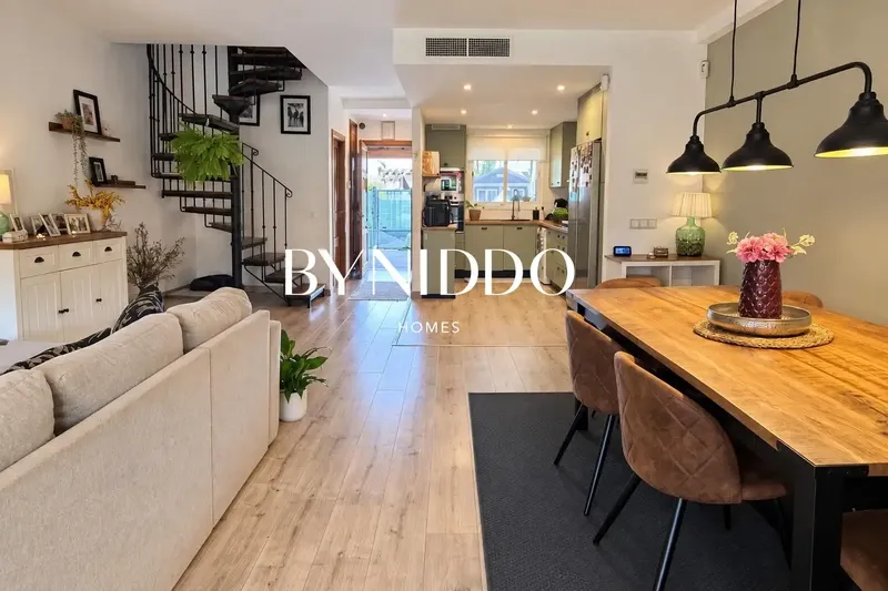 BYNIDDO Homes presenta esta acogedora casa adosada situada en la urbanización El Paraíso, en Sa Vinyola – Sa Ràpita, en el municipio de Camp — photo 3