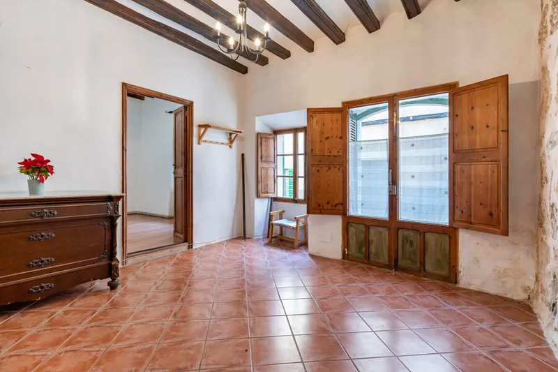 Charming Traditional Townhouse with Private Pool and Scenic Outdoor Spaces in Alaro — photo 12