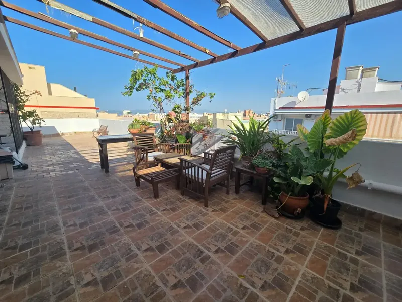 Descubre este magnífico ático ubicado en S´Arenal, Palma de Mallorca, a tan solo 90 metros de la playa. — photo 1