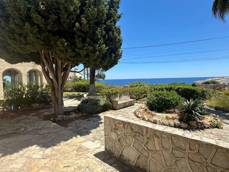 Mallorcan villa with exclusive renovation project with pool and sea views — photo 8