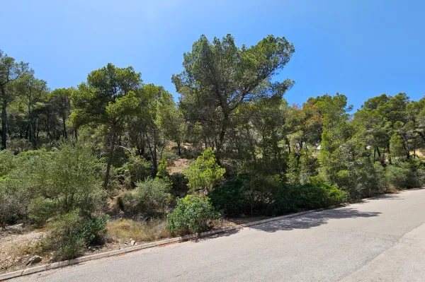 Large building plot with sea and harbor views in a quiet location — photo 1