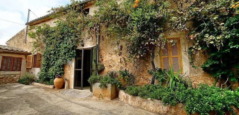 Village house with garden and pool for rent, Es Llombards — photo 3
