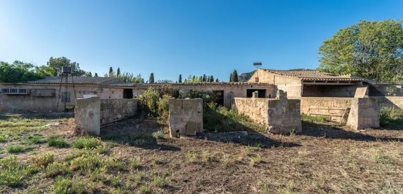 Rustic finca with its own well and mountain views in Llucmajor — photo 7